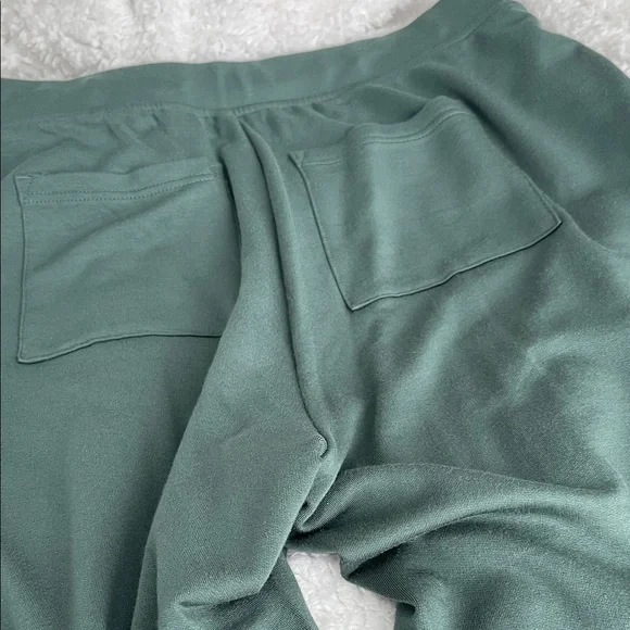 Lou & Grey Sweatpants Pine Green - Picture 4 of 7